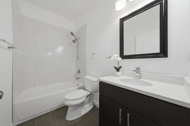 3234 N Central Avenue 304, Chicago, IL 60634