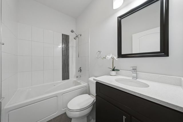 3234 N Central Avenue 304, Chicago, IL 60634