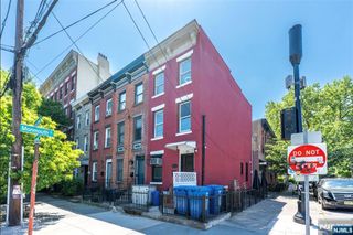 321 1/2 Pavonia Avenue, Jersey City, NJ 07302