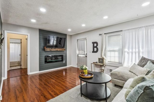 5430 Carol SW Circle, Mableton, GA 30126