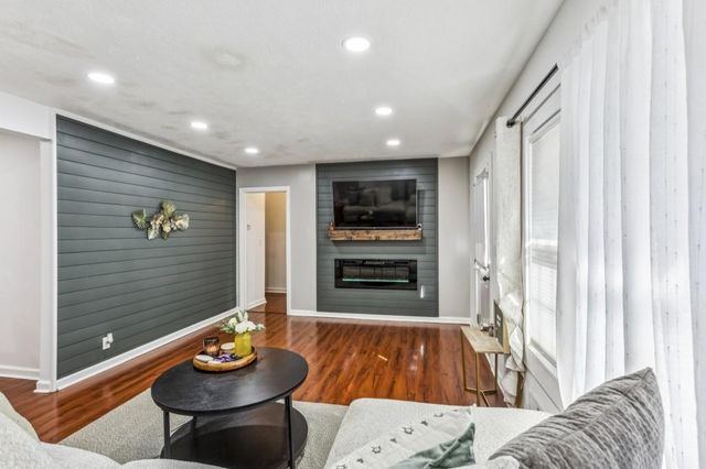 5430 Carol SW Circle, Mableton, GA 30126