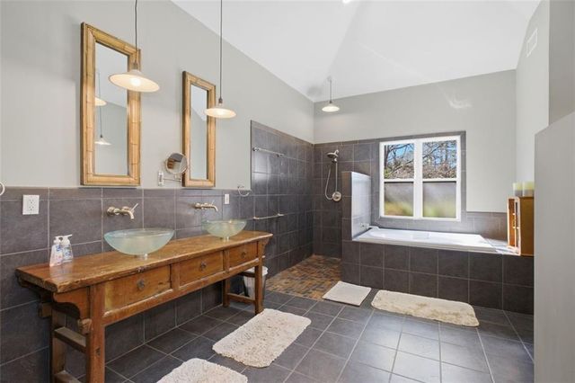 3591 Wynterset Drive, Snellville, GA 30039