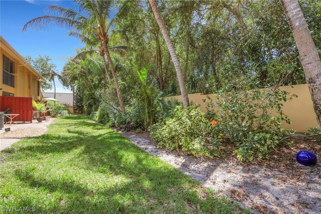 9820 Citadel LN, Bonita Springs, FL 34135