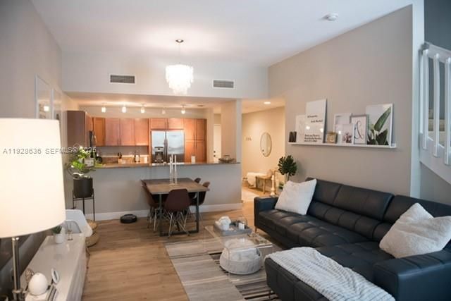 8395 SW 73rd Ave 105, Miami, FL 33143