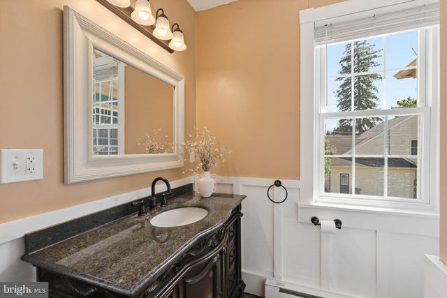 222 MOUNT JOY ST, Mount Joy, PA 17552