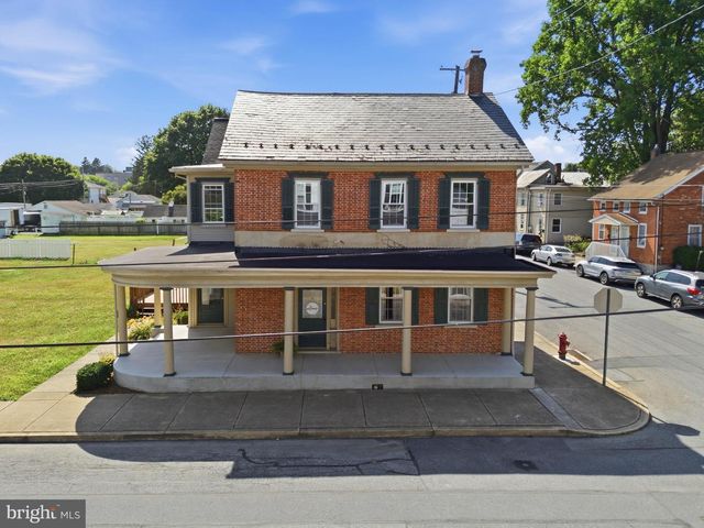 222 MOUNT JOY ST, Mount Joy, PA 17552