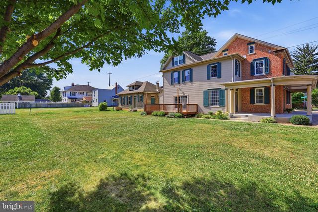 222 MOUNT JOY ST, Mount Joy, PA 17552