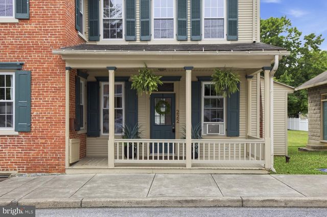 222 MOUNT JOY ST, Mount Joy, PA 17552