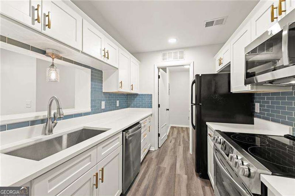 521 Warm Springs Circle, Roswell, GA 30075