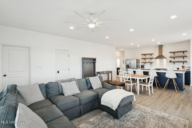 4030 Mindanao, Bay Saint Louis, MS 39520