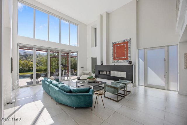 2386 Sierra Creek Road, Agoura Hills, CA 91301