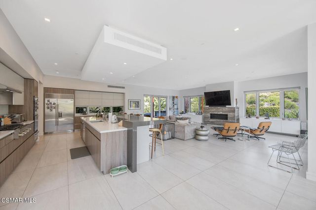 2386 Sierra Creek Road, Agoura Hills, CA 91301