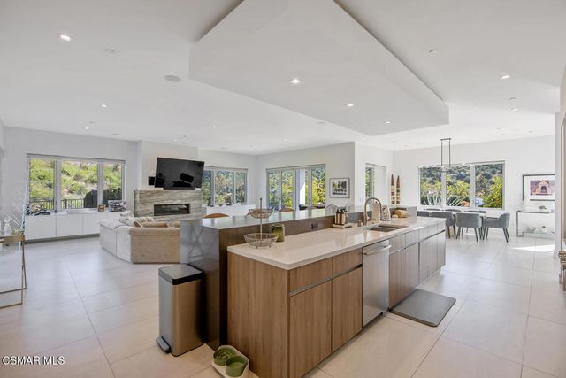 2386 Sierra Creek Road, Agoura Hills, CA 91301