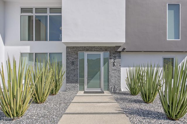 2386 Sierra Creek Road, Agoura Hills, CA 91301