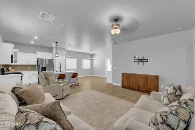 6051 ZINC HILL Street, Santa Teresa, NM 88008