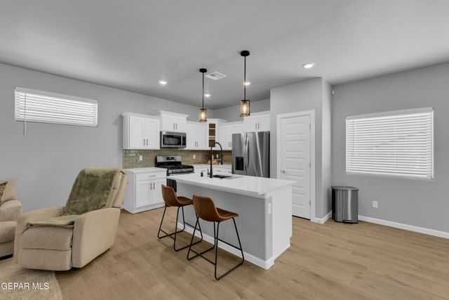 6051 ZINC HILL Street, Santa Teresa, NM 88008