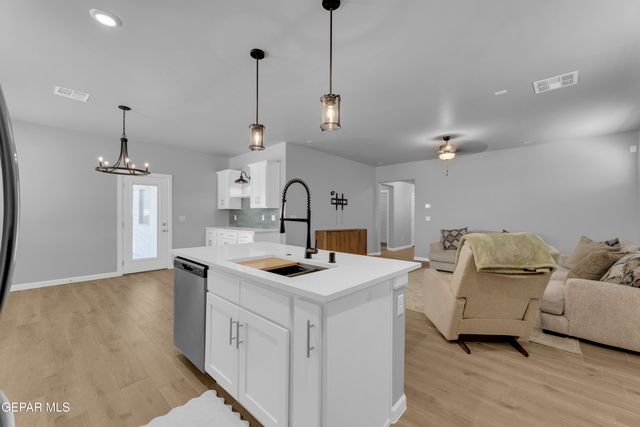 6051 ZINC HILL Street, Santa Teresa, NM 88008