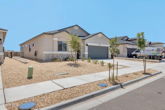 6051 ZINC HILL Street, Santa Teresa, NM 88008