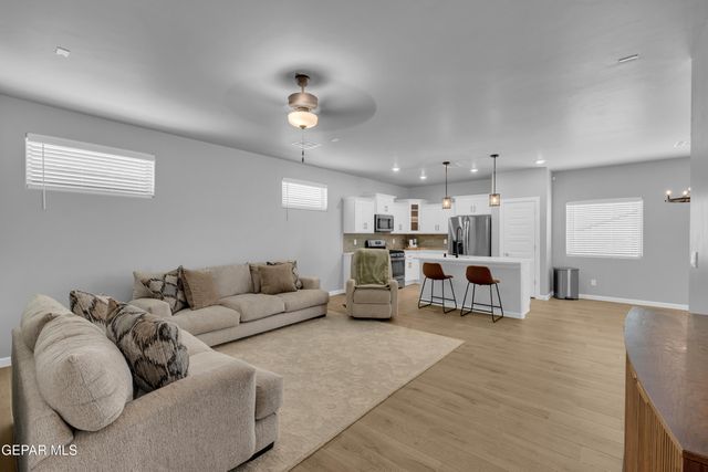 6051 ZINC HILL Street, Santa Teresa, NM 88008