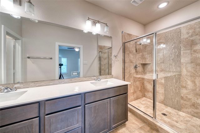 1404 Avocado Lane, Gainesville, TX 76240