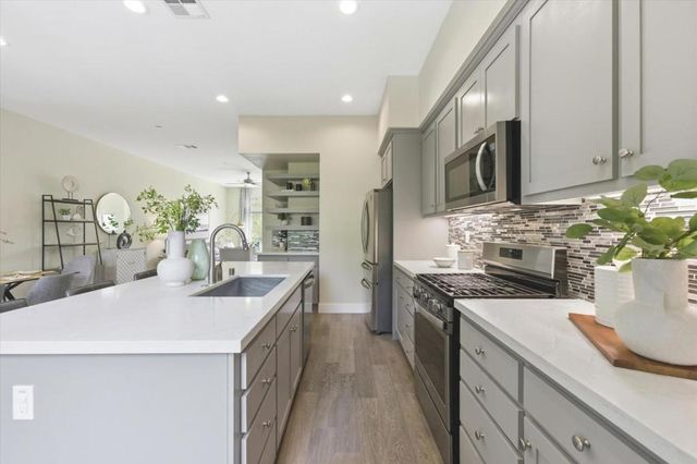 302 Cherokee Loop, Mountain View, CA 94043