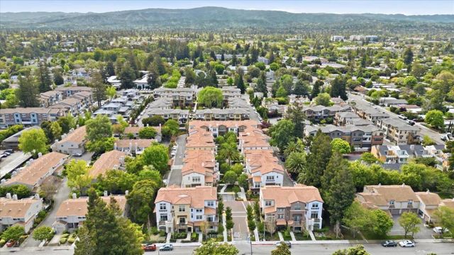 302 Cherokee Loop, Mountain View, CA 94043