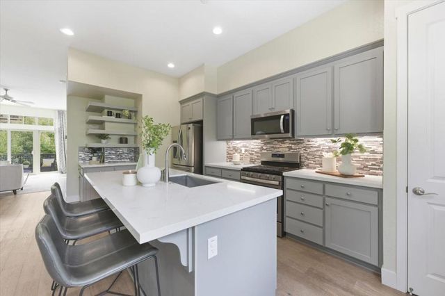 302 Cherokee Loop, Mountain View, CA 94043