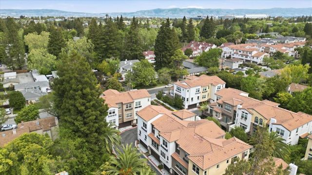302 Cherokee Loop, Mountain View, CA 94043