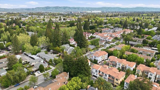 302 Cherokee Loop, Mountain View, CA 94043