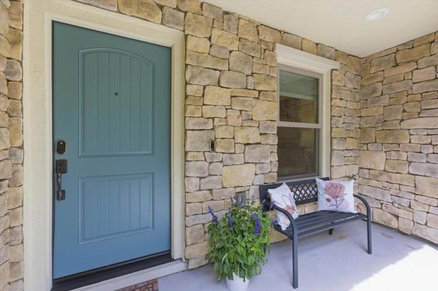 302 Cherokee Loop, Mountain View, CA 94043