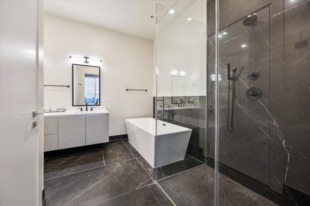 1711 Allen Parkway 1903, Houston, TX 77019