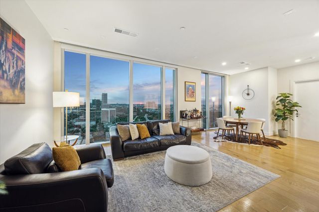 1711 Allen Parkway 1903, Houston, TX 77019