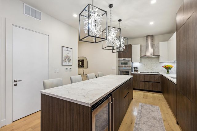 1711 Allen Parkway 1903, Houston, TX 77019