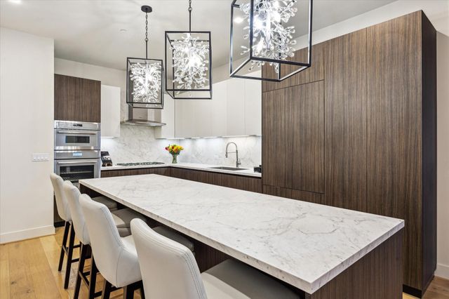 1711 Allen Parkway 1903, Houston, TX 77019