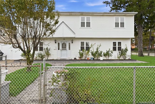 75 Harding Place, Freeport, NY 11520