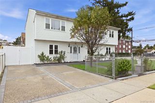 75 Harding Place, Freeport, NY 11520