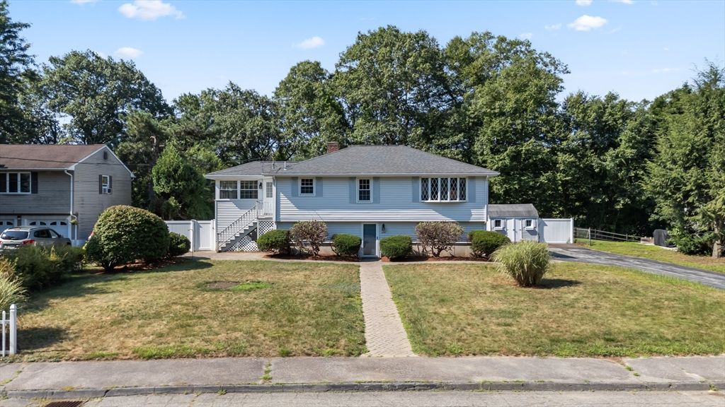 12 Nancy Drive, Auburn, MA 01501