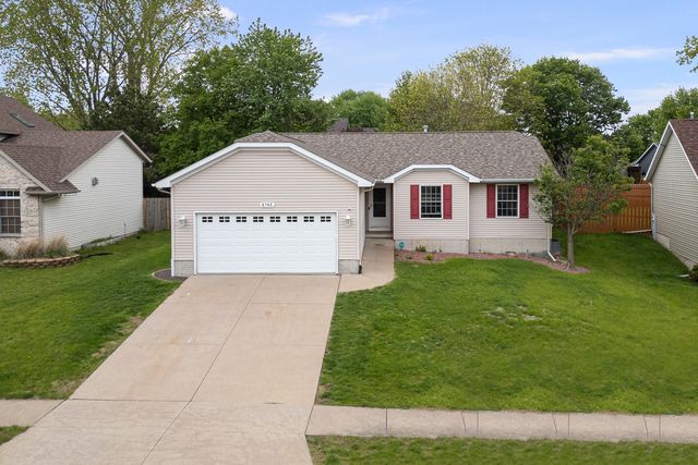 6703 BROOKVIEW Lane, Davenport, IA 52806
