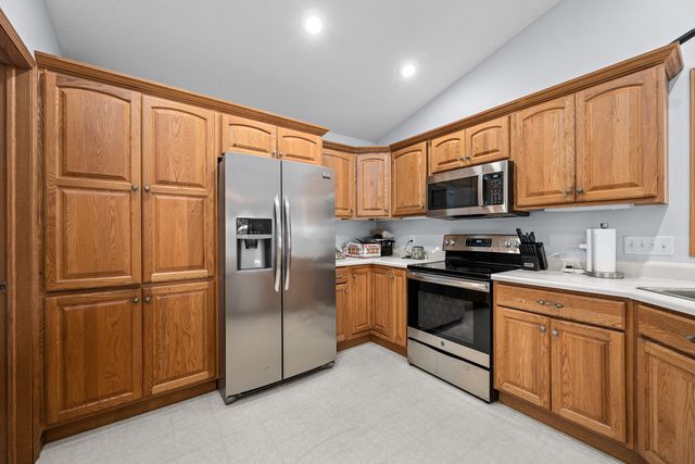 6703 BROOKVIEW Lane, Davenport, IA 52806
