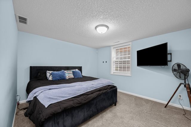6703 BROOKVIEW Lane, Davenport, IA 52806