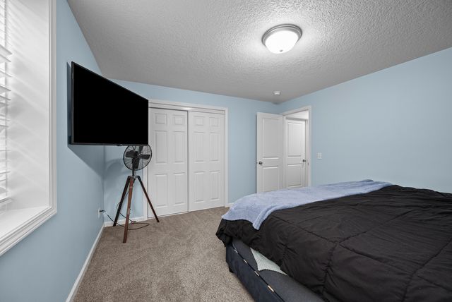 6703 BROOKVIEW Lane, Davenport, IA 52806