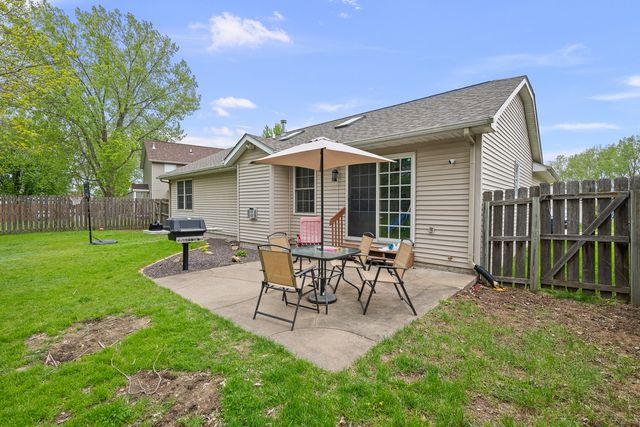 6703 BROOKVIEW Lane, Davenport, IA 52806