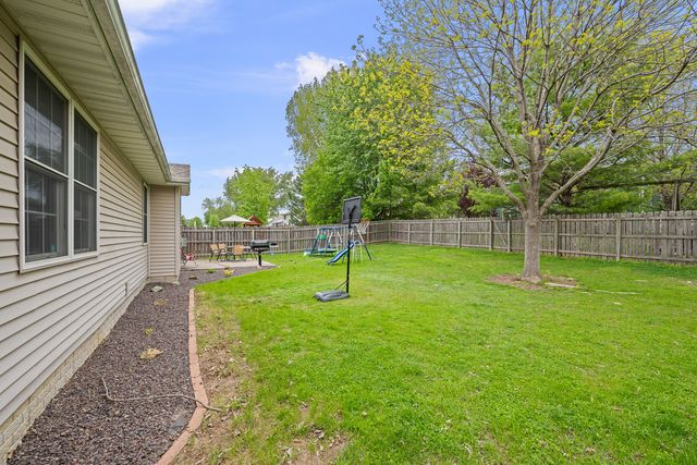 6703 BROOKVIEW Lane, Davenport, IA 52806