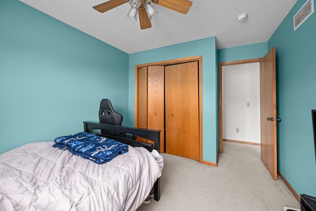 6703 BROOKVIEW Lane, Davenport, IA 52806