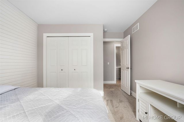 11887 Quincy Meadow Drive, Holland, MI 49424