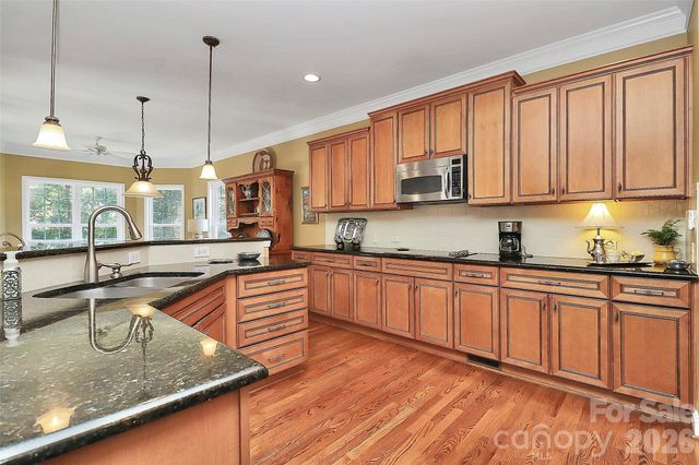 13824 Glen Abbey Drive, Charlotte, NC 28278