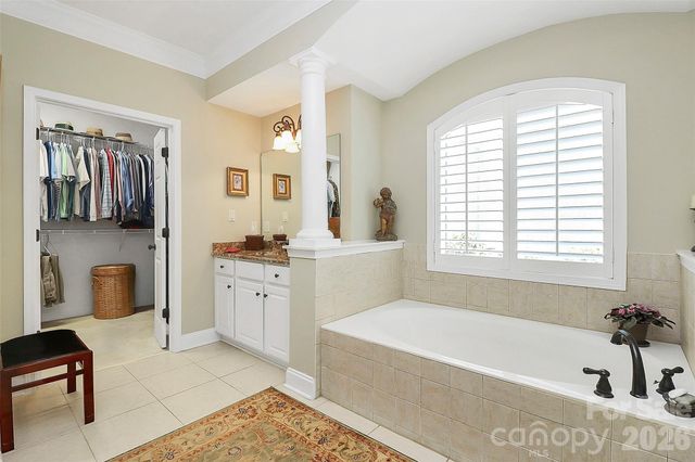 13824 Glen Abbey Drive, Charlotte, NC 28278