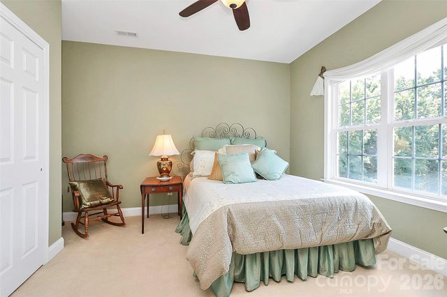 13824 Glen Abbey Drive, Charlotte, NC 28278