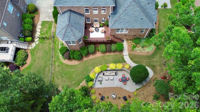 13824 Glen Abbey Drive, Charlotte, NC 28278