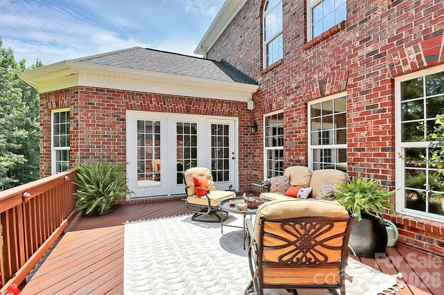 13824 Glen Abbey Drive, Charlotte, NC 28278